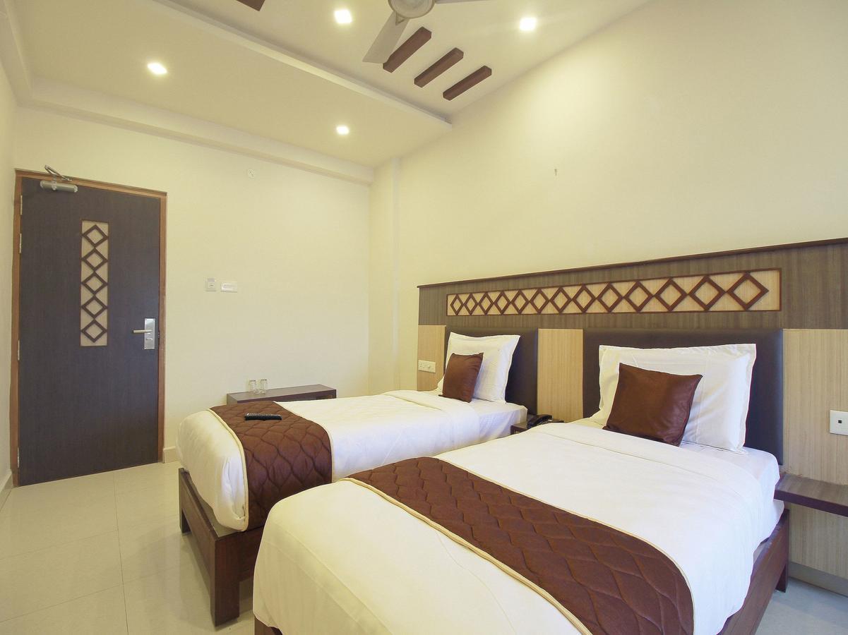 Oyo 11489 Pkn Classic Regency Madurai Exterior foto