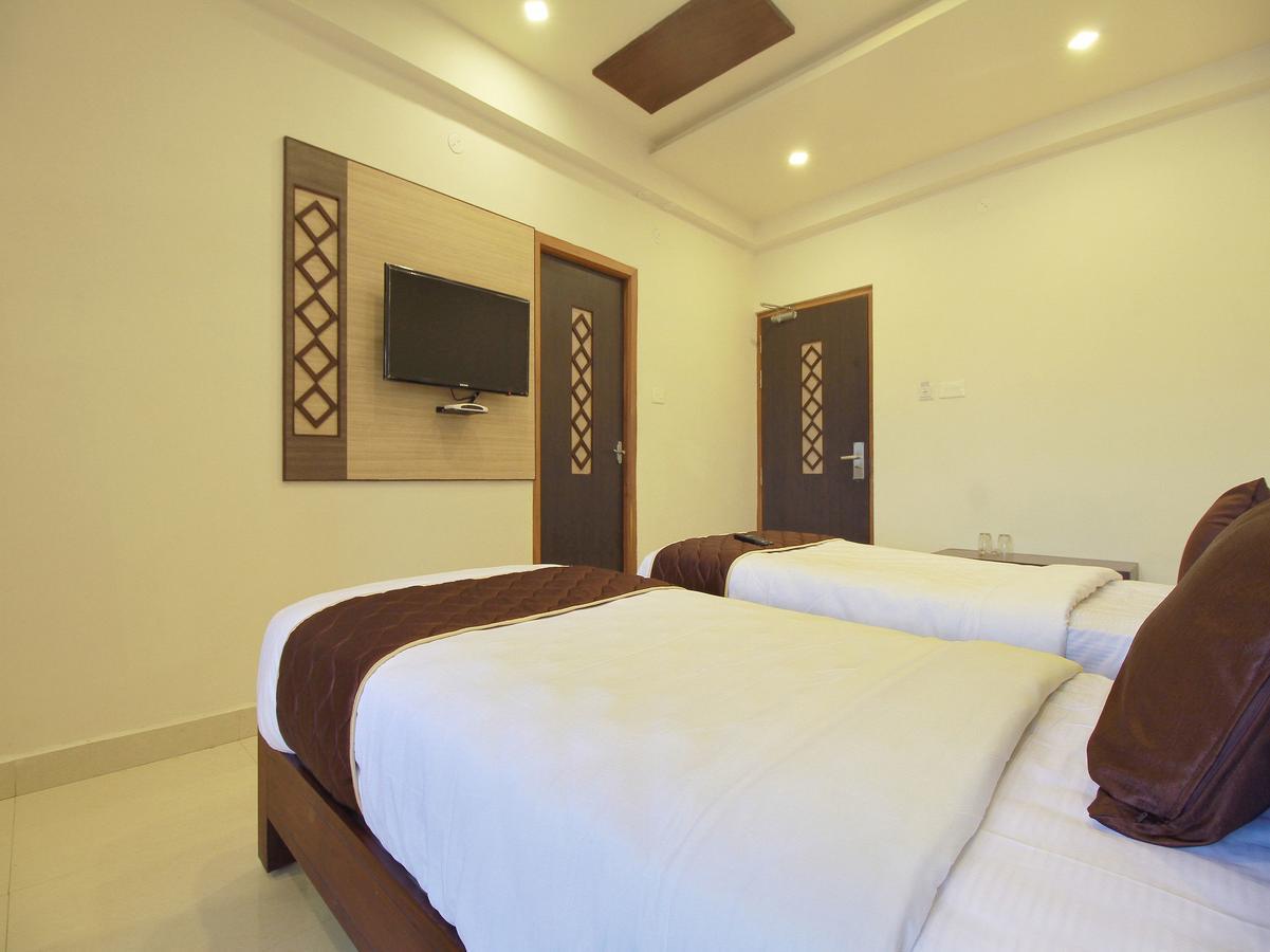 Oyo 11489 Pkn Classic Regency Madurai Exterior foto